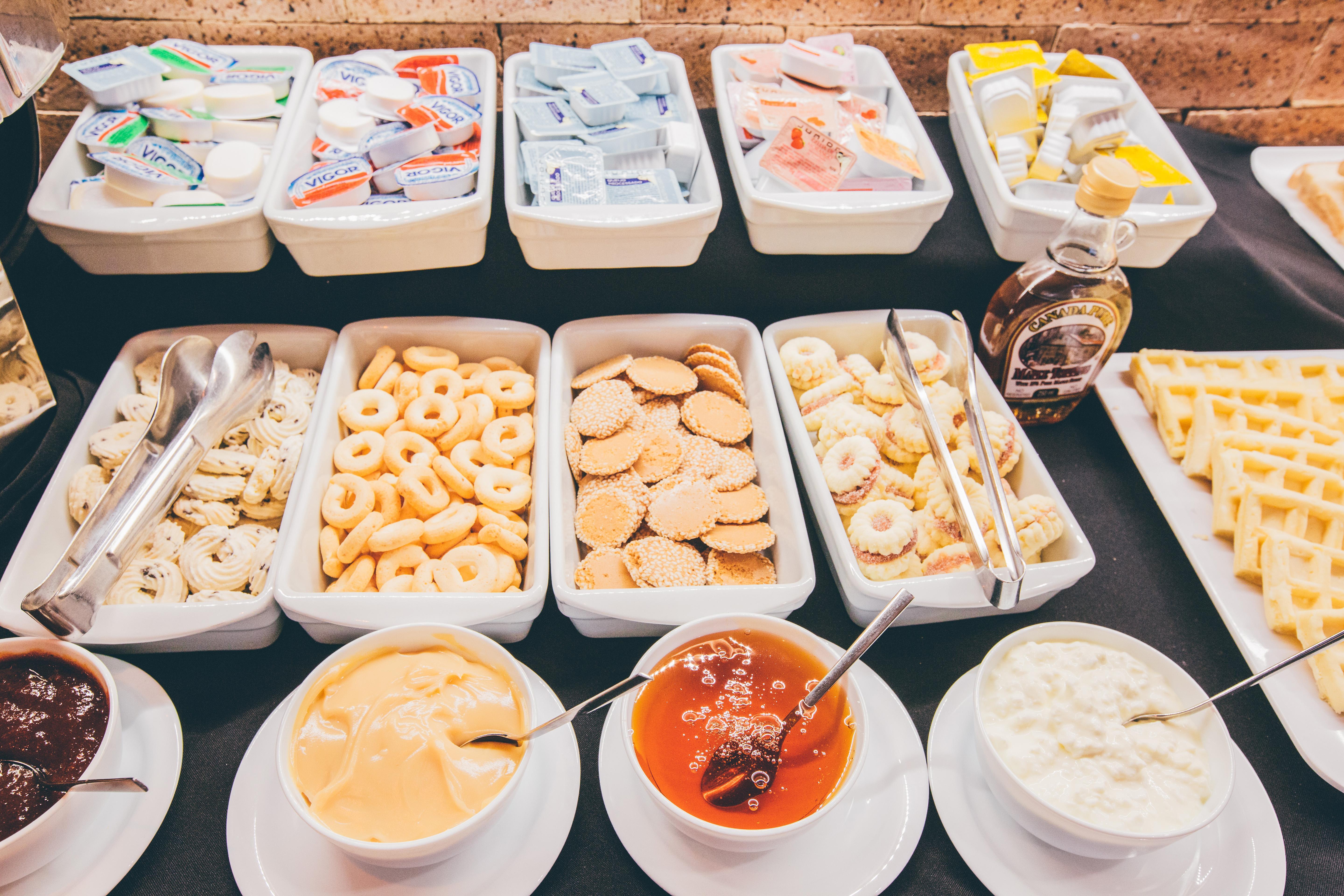 Cullinan Hplus Premium Μπραζίλια Εξωτερικό φωτογραφία A selection of cheese at a buffet